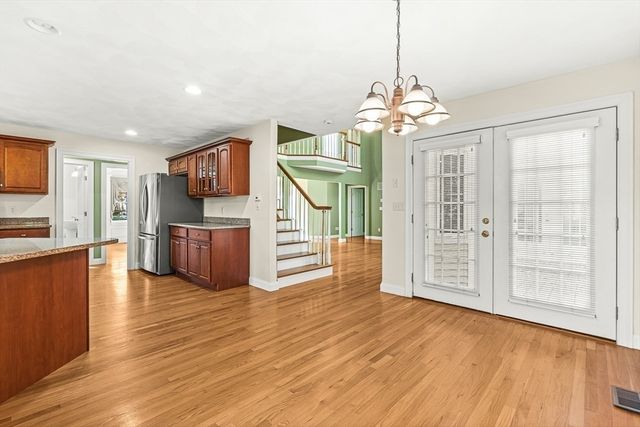 109 Meadow Creek Dr, Dracut, MA 01826