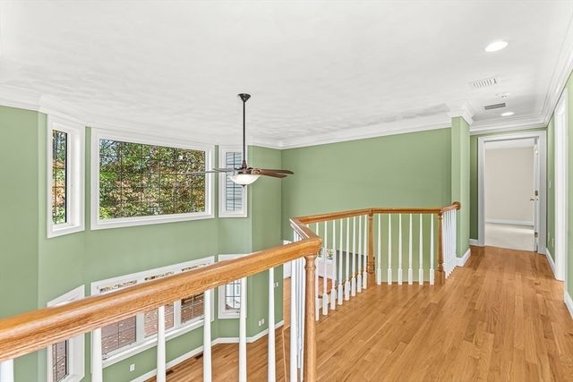 109 Meadow Creek Dr, Dracut, MA 01826