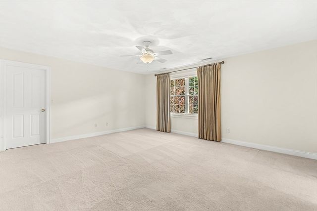 109 Meadow Creek Dr, Dracut, MA 01826