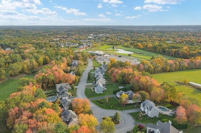 109 Meadow Creek Dr, Dracut, MA 01826