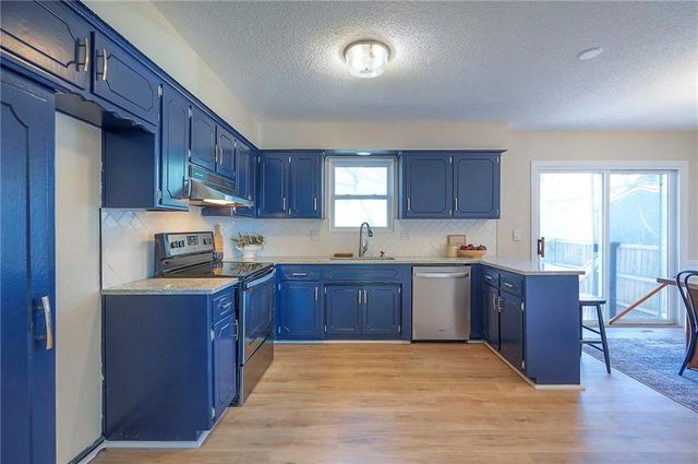 1704 S Taylor Circle, Olathe, KS 66062