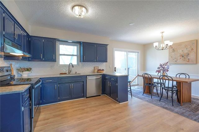 1704 S Taylor Circle, Olathe, KS 66062