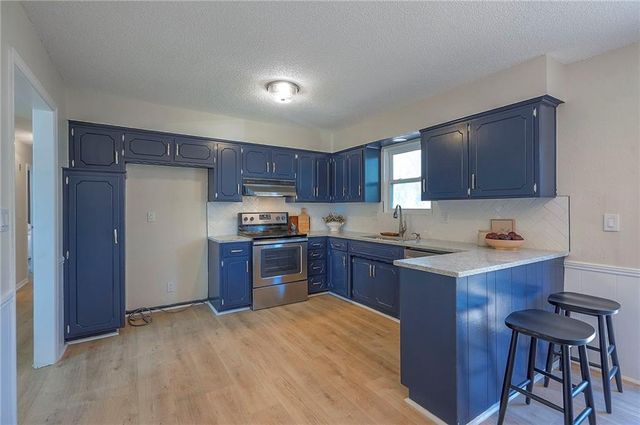 1704 S Taylor Circle, Olathe, KS 66062