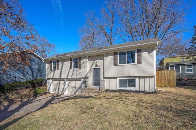 1704 S Taylor Circle, Olathe, KS 66062