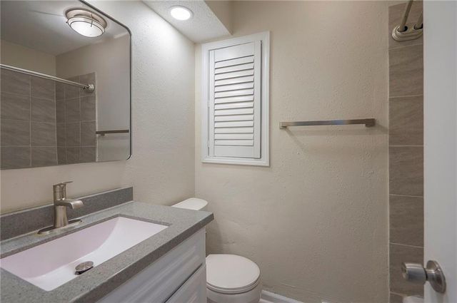 1704 S Taylor Circle, Olathe, KS 66062