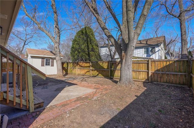 1704 S Taylor Circle, Olathe, KS 66062