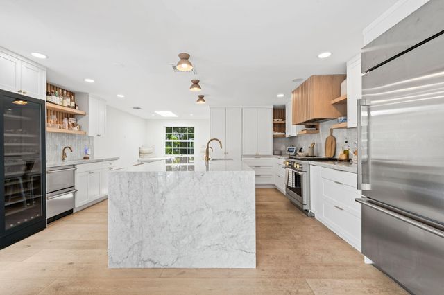 44 FORT ROYAL Isle, Fort Lauderdale, FL 33308