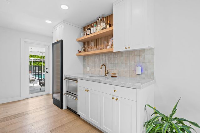 44 FORT ROYAL Isle, Fort Lauderdale, FL 33308