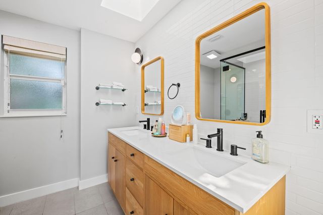 44 FORT ROYAL Isle, Fort Lauderdale, FL 33308