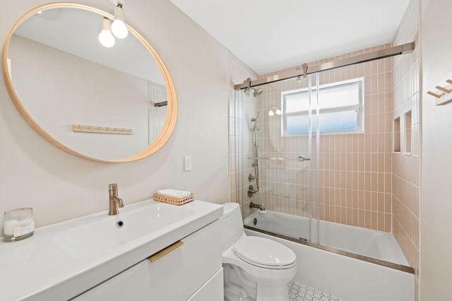 44 FORT ROYAL Isle, Fort Lauderdale, FL 33308