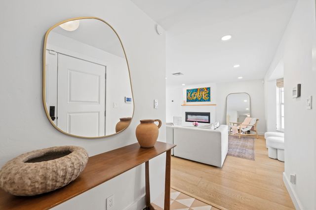 44 FORT ROYAL Isle, Fort Lauderdale, FL 33308