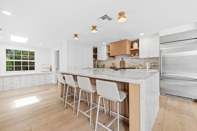 44 FORT ROYAL Isle, Fort Lauderdale, FL 33308