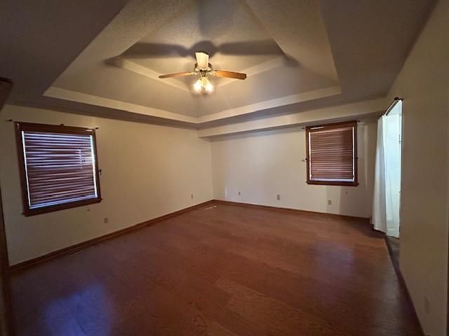 1049 SW TWIN CREEK Drive, Lee's Summit, MO 64081