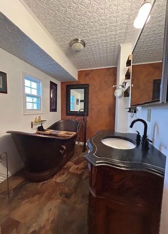 1049 SW TWIN CREEK Drive, Lee's Summit, MO 64081