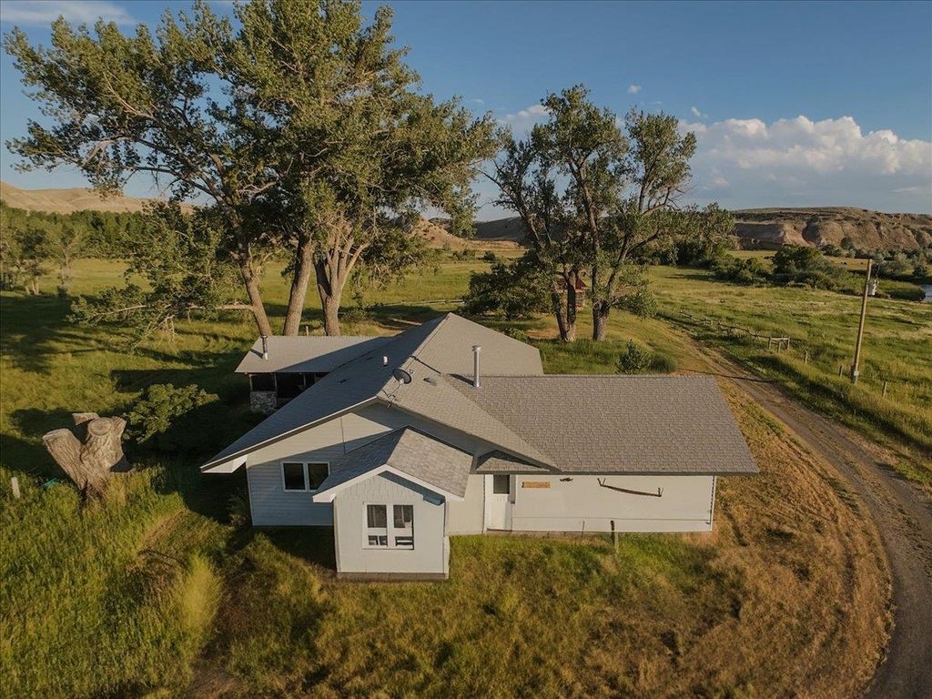 1520 Hwy 31, Hyattville, WY 82428 photo 11
