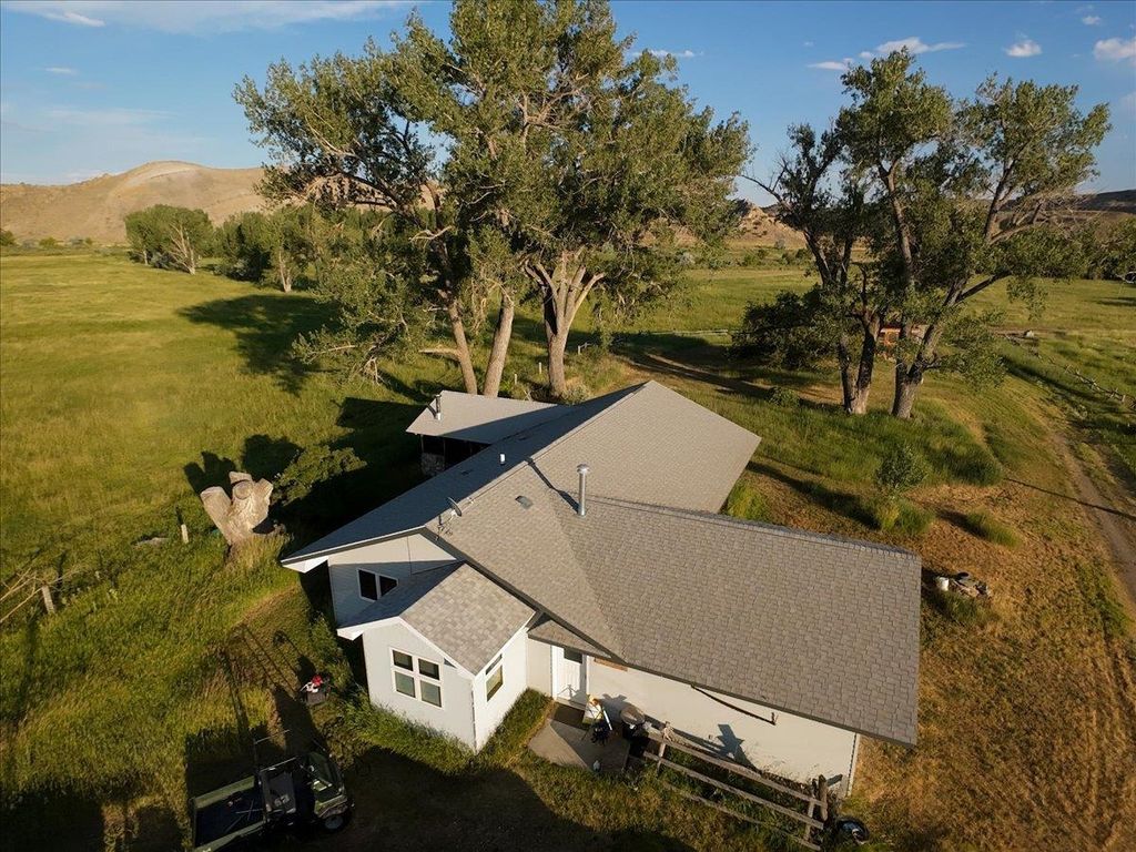 1520 Hwy 31, Hyattville, WY 82428 photo 9