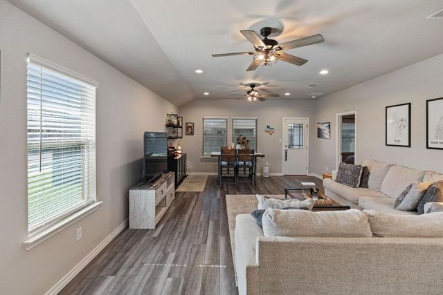 1218 Carnaby, Corpus Christi, TX 78415