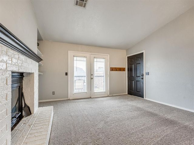 3003 River Oaks Drive 204, Norman, OK 73072