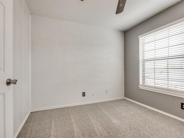 3003 River Oaks Drive 204, Norman, OK 73072