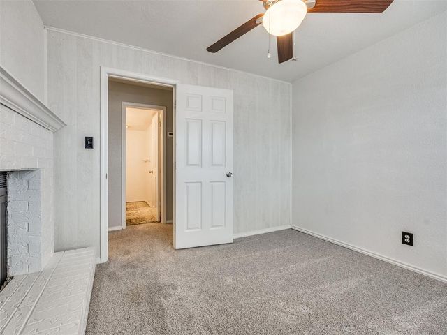 3003 River Oaks Drive 204, Norman, OK 73072
