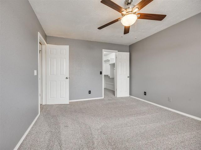 3003 River Oaks Drive 204, Norman, OK 73072