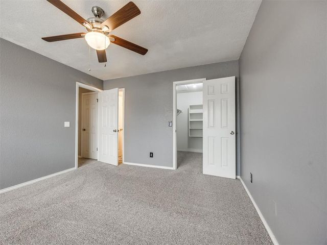 3003 River Oaks Drive 204, Norman, OK 73072