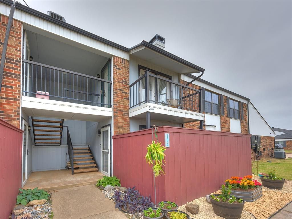 3003 River Oaks Drive 204, Norman, OK 73072