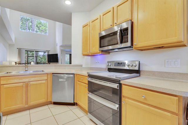8107 Carnoustie Place, Port St. Lucie, FL 34986