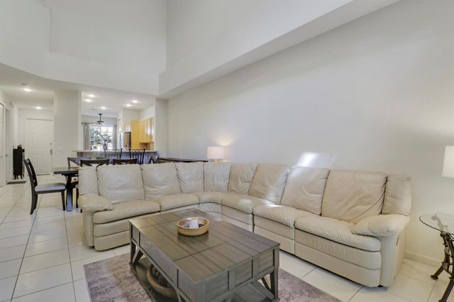 8107 Carnoustie Place, Port St. Lucie, FL 34986