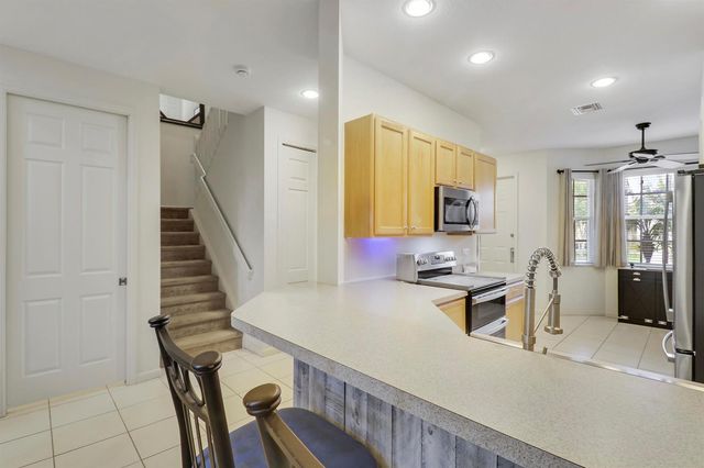 8107 Carnoustie Place, Port St. Lucie, FL 34986