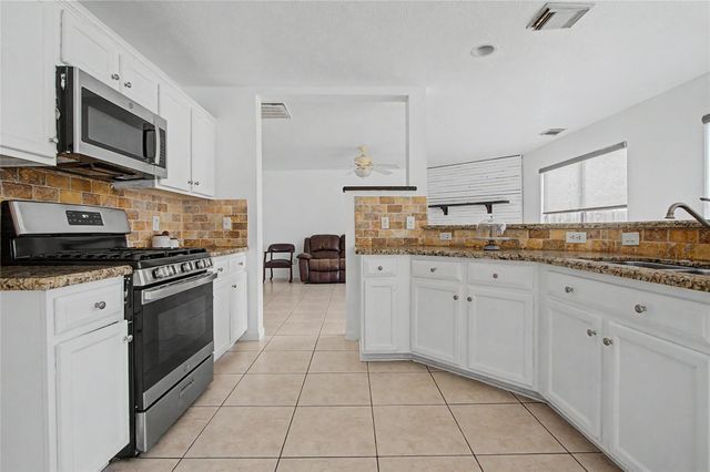 16227 Affirmed Way, Friendswood, TX 77546