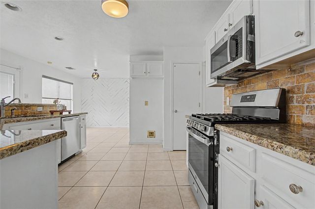16227 Affirmed Way, Friendswood, TX 77546
