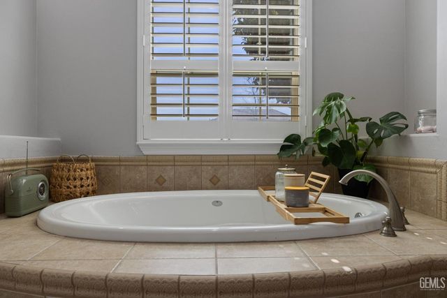 12606 Bickerstaff Drive, Bakersfield, CA 93311