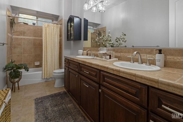 12606 Bickerstaff Drive, Bakersfield, CA 93311