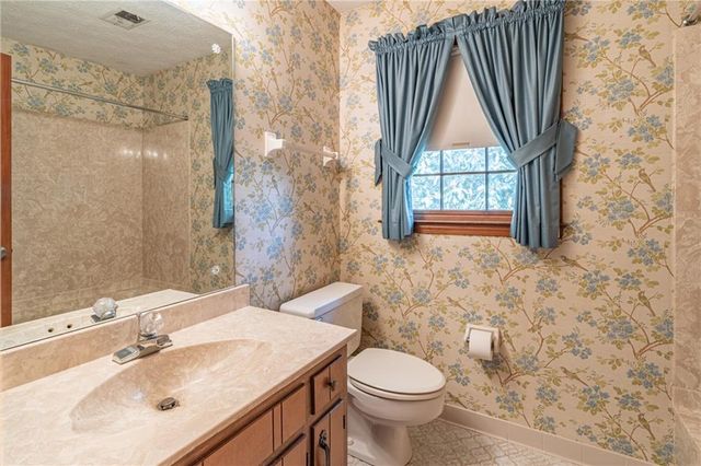 4582 Ridgeland Drive SW, Lilburn, GA 30047