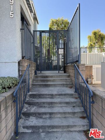 9915 Variel Avenue 18, Chatsworth, CA 91311