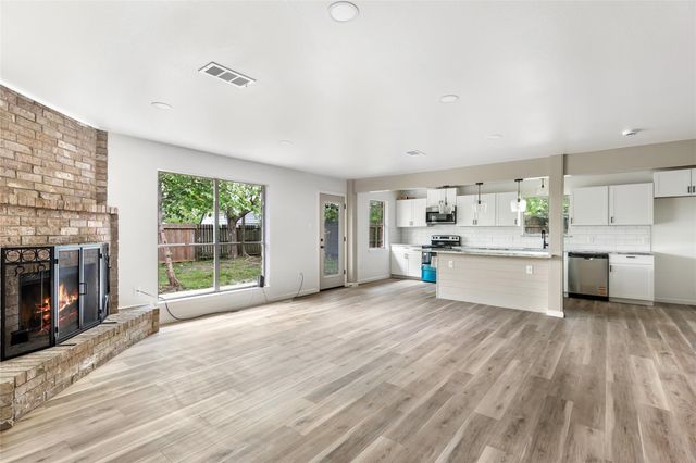 2403 Heather Street, Highlands, TX 77562