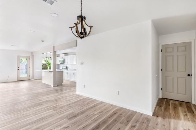 2403 Heather Street, Highlands, TX 77562