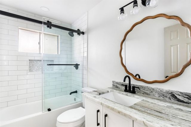 2403 Heather Street, Highlands, TX 77562