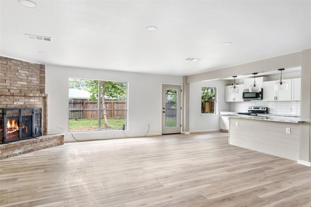 2403 Heather Street, Highlands, TX 77562