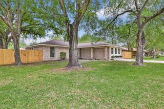 2403 Heather Street, Highlands, TX 77562