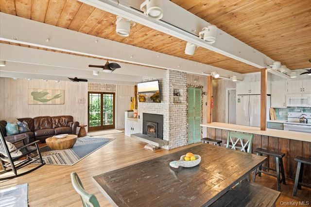 17 Bungalow Walk, Ocean Beach, NY 11770