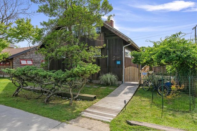 17 Bungalow Walk, Ocean Beach, NY 11770