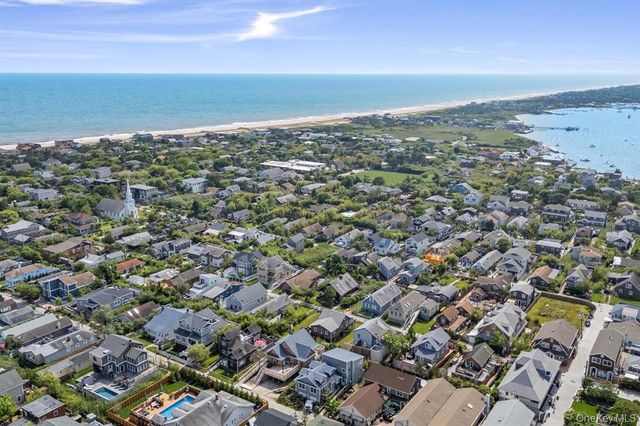 17 Bungalow Walk, Ocean Beach, NY 11770