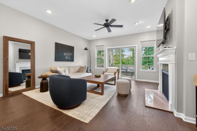 27 Redmon Road, Raritan Twp., NJ 08822