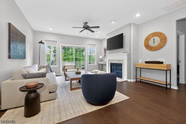 27 Redmon Road, Raritan Twp., NJ 08822