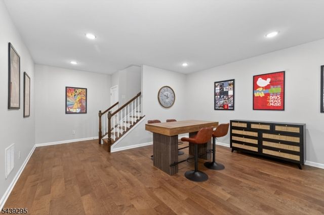 27 Redmon Road, Raritan Twp., NJ 08822