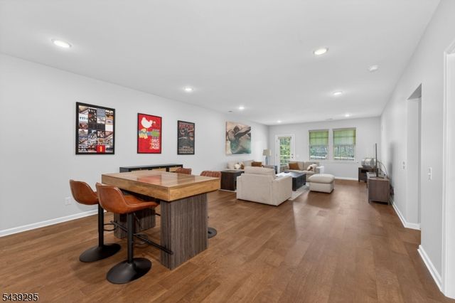27 Redmon Road, Raritan Twp., NJ 08822