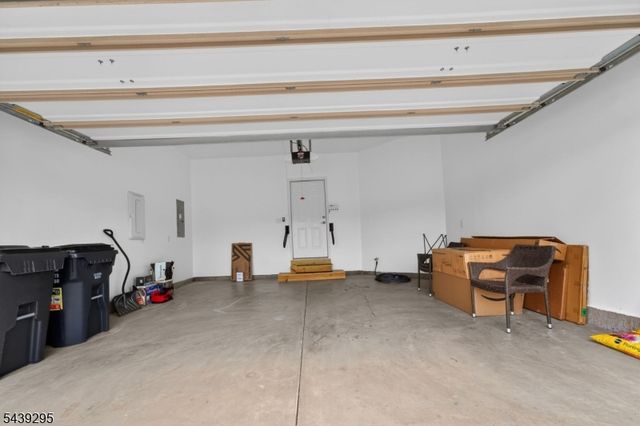 27 Redmon Road, Raritan Twp., NJ 08822
