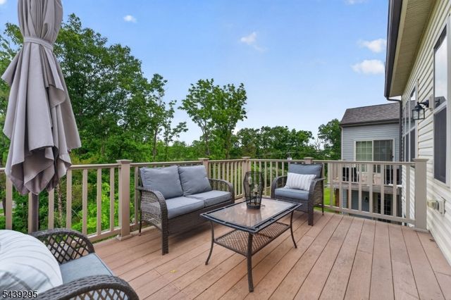 27 Redmon Road, Raritan Twp., NJ 08822